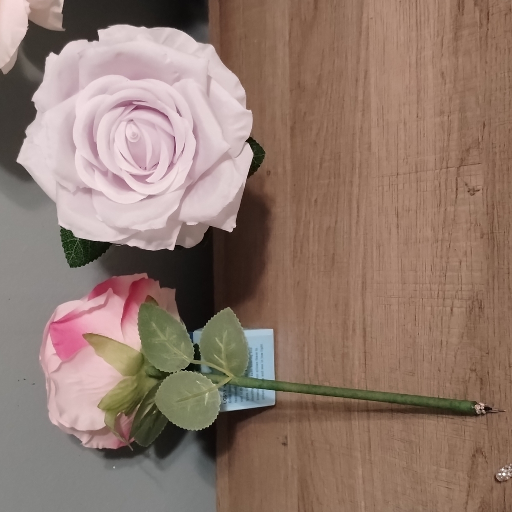 Large Rose Pen(Scented) - Picture 2 of 7